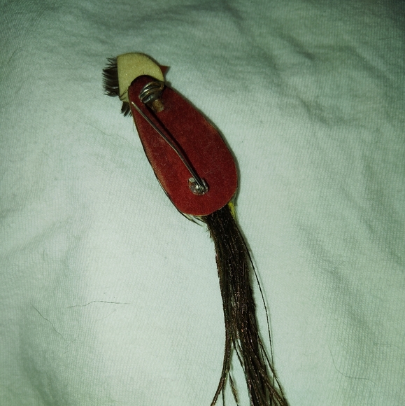 Vintage hand crafted feather bird brooch - Picture 3 of 8